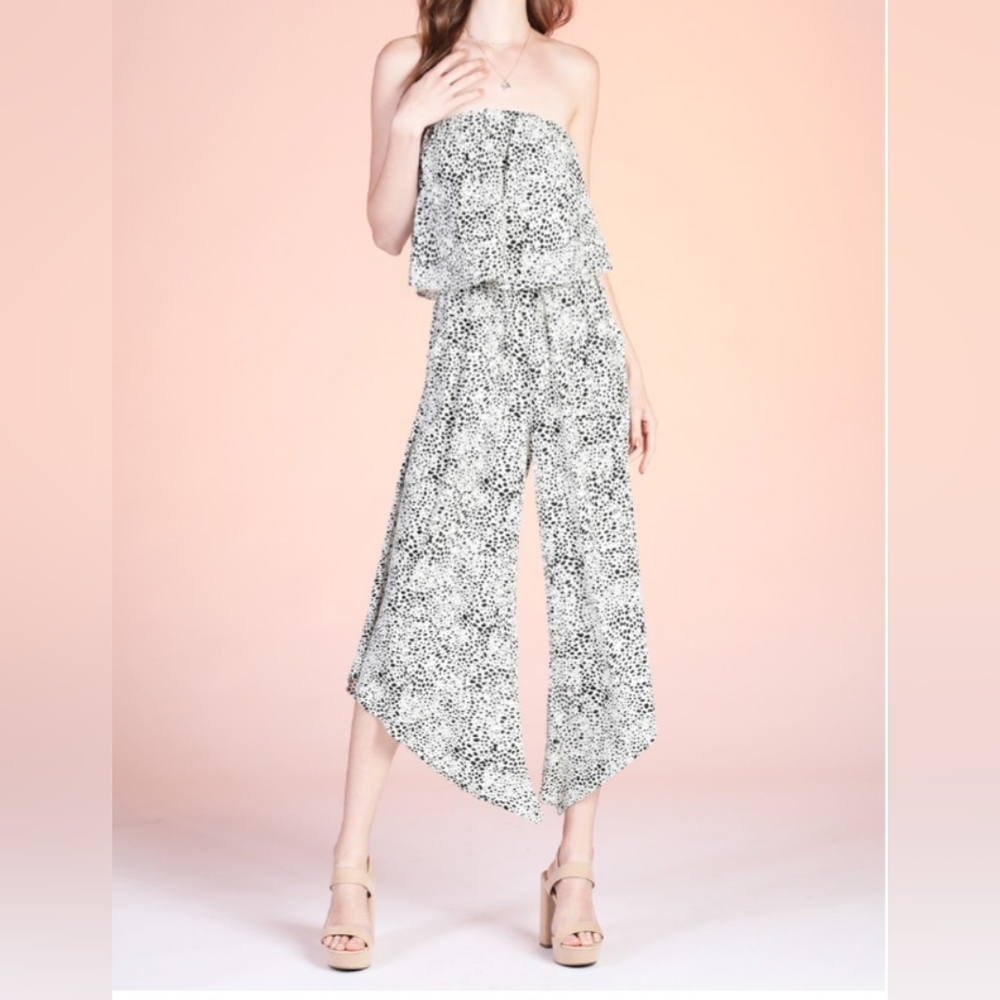 TYCHE NAVY & WHITE SLEEVELESS ROMPER SIZE MEDIUM